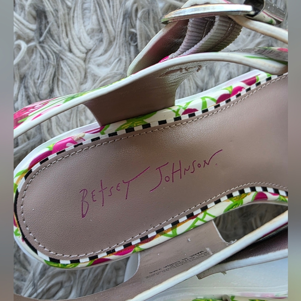 Betsey Johnson Chasse Cherry Print Platform Sandals, Size 8.5 M - Picture 2 of 11